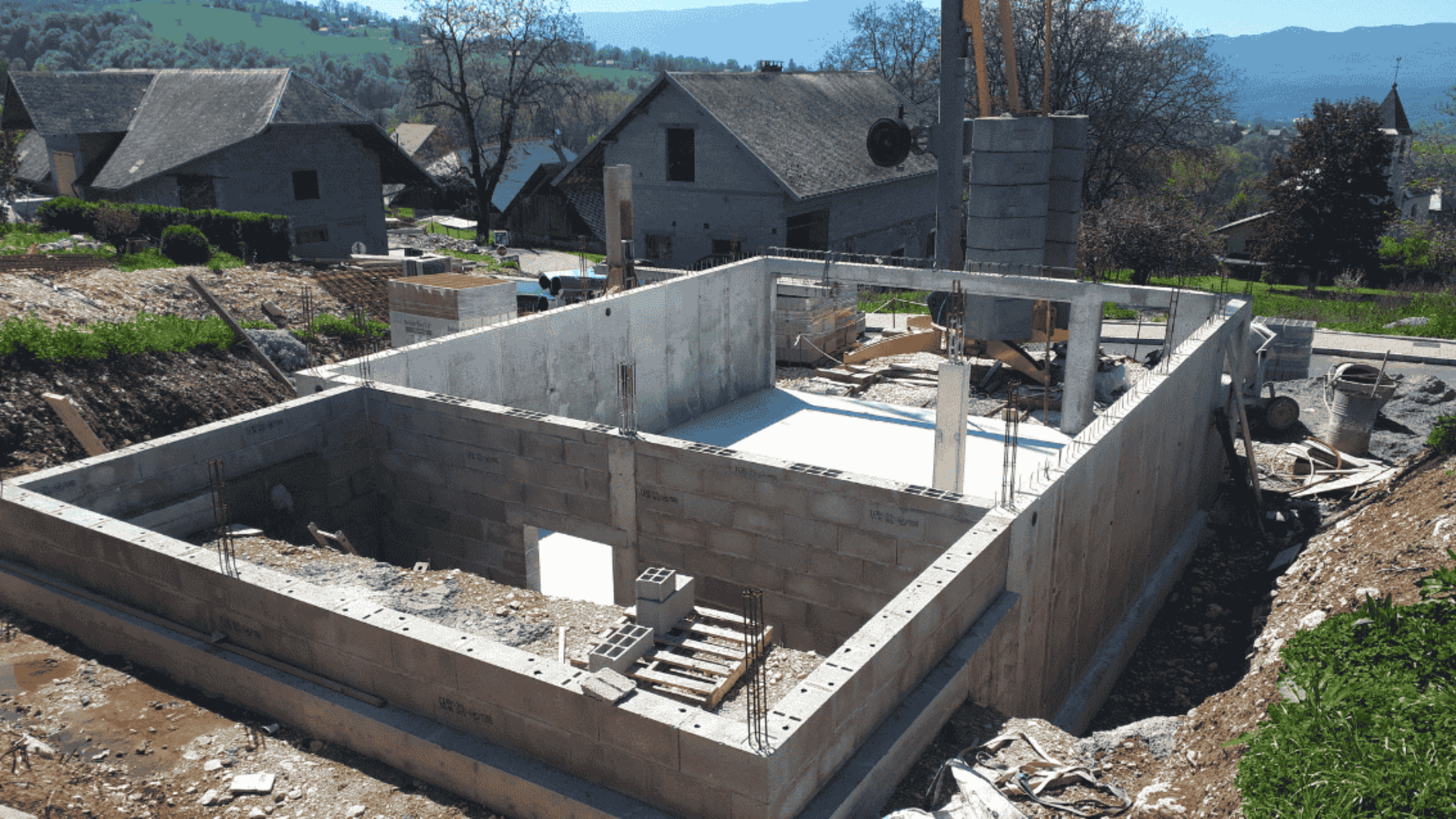 photo decoffrage vide sanitaire chantier maison individuelle