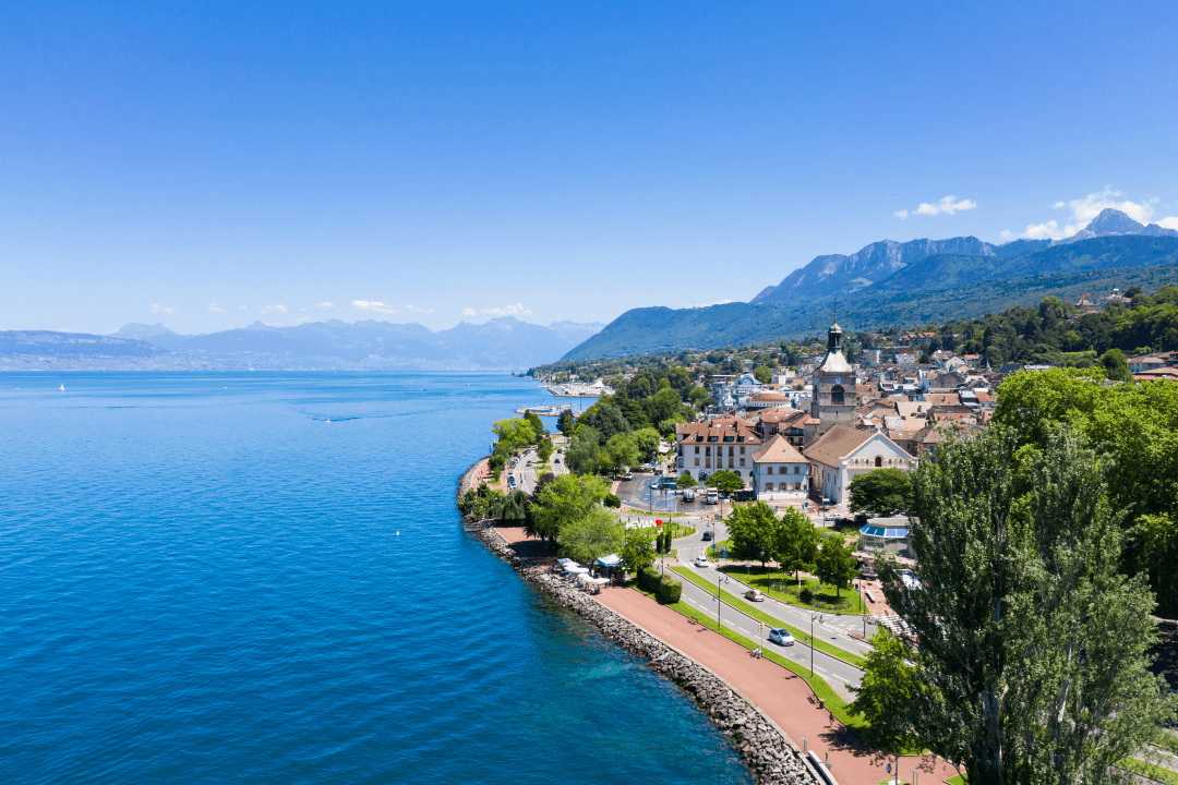 ville et lac d evian vue du ciel