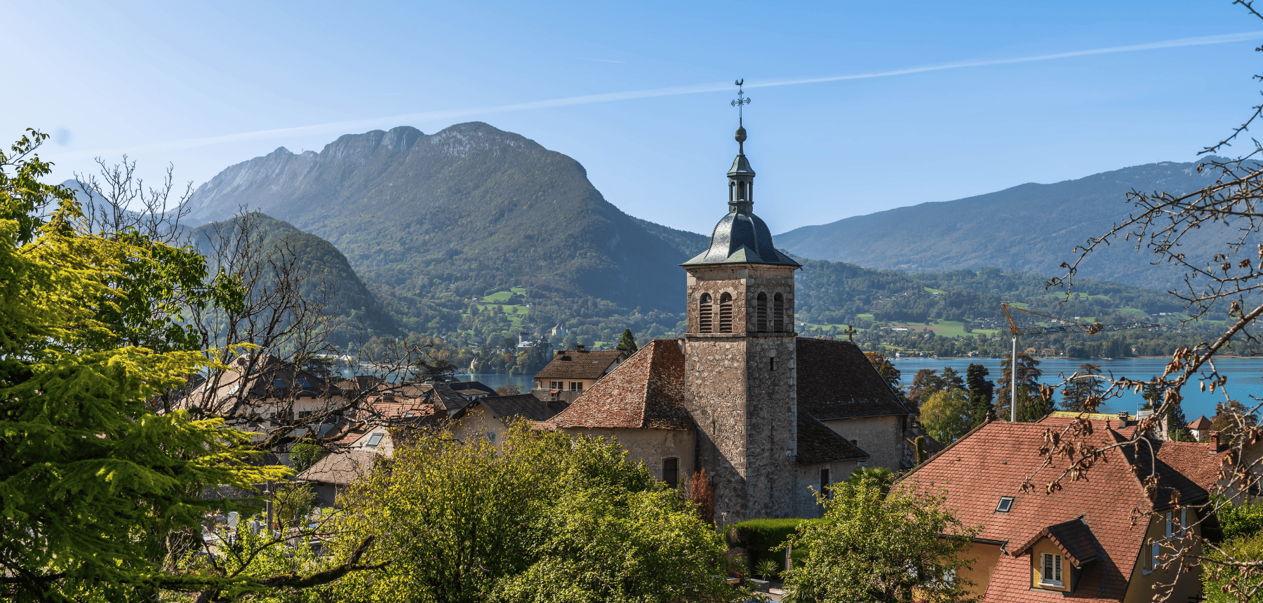 visuel village typique haute savoie vue lac